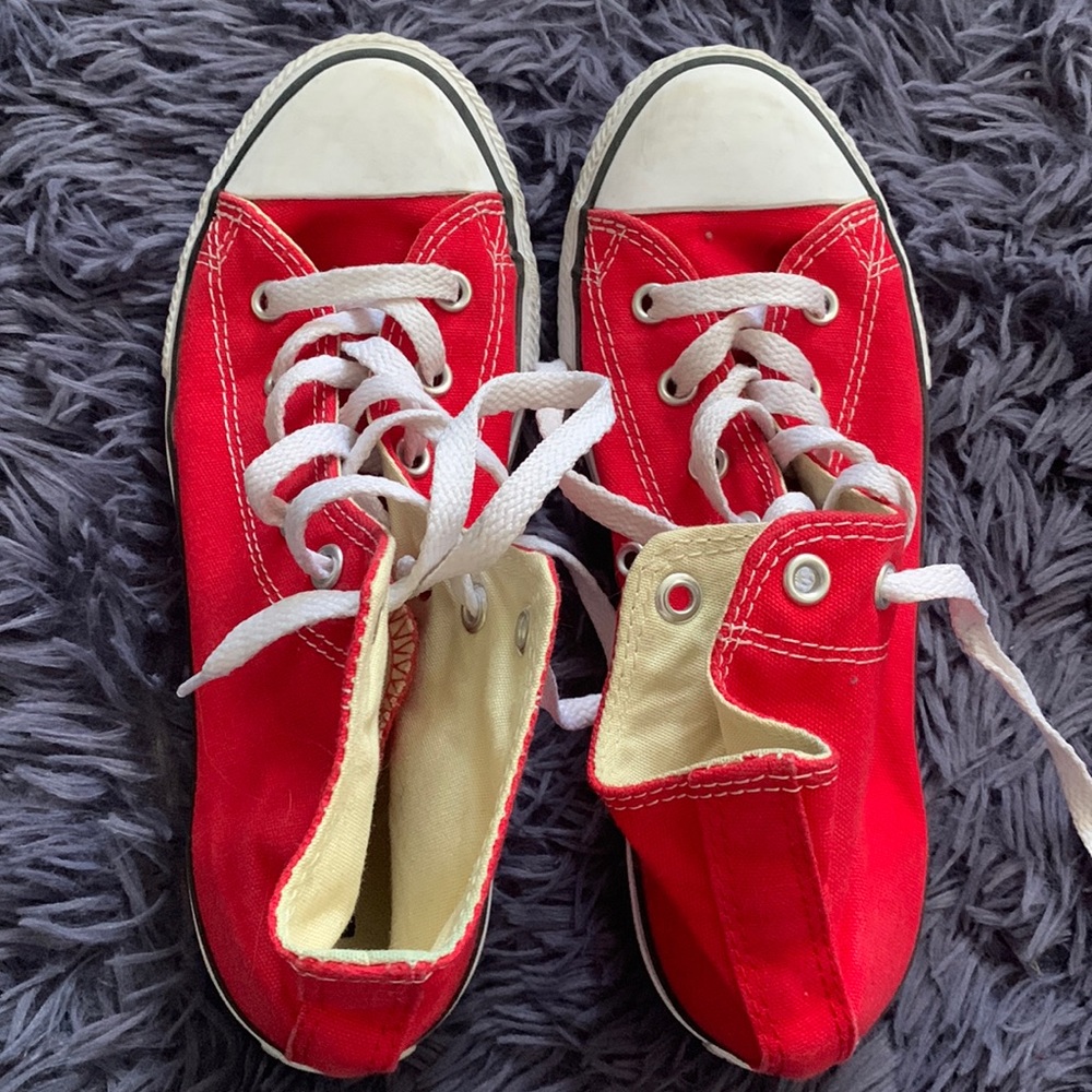 Converse red youth size 3